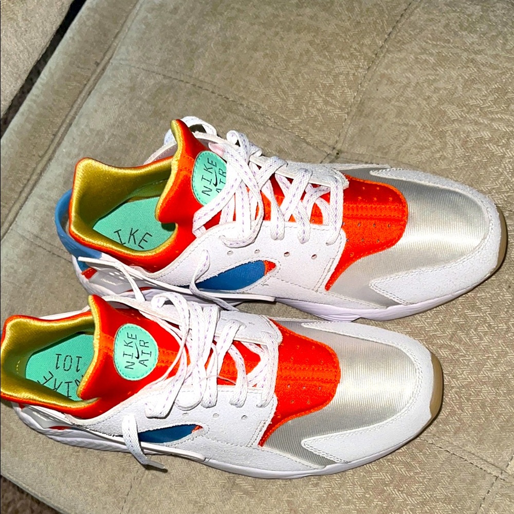Nike White and Orange Chunky Sneakers